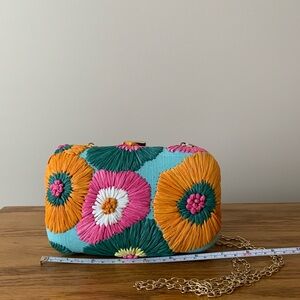 Lulu Raffia Flowers Clutch